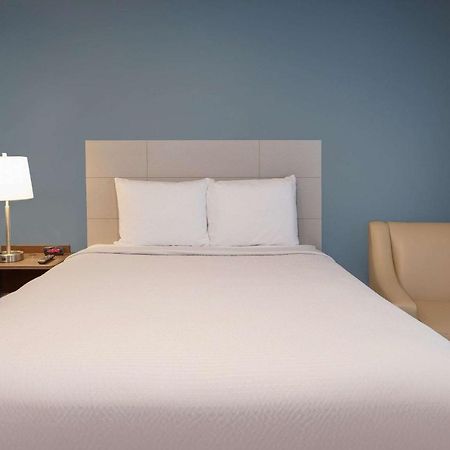 Woodsping Suites Washington Dc East Arena Drive Lake Arbor Экстерьер фото