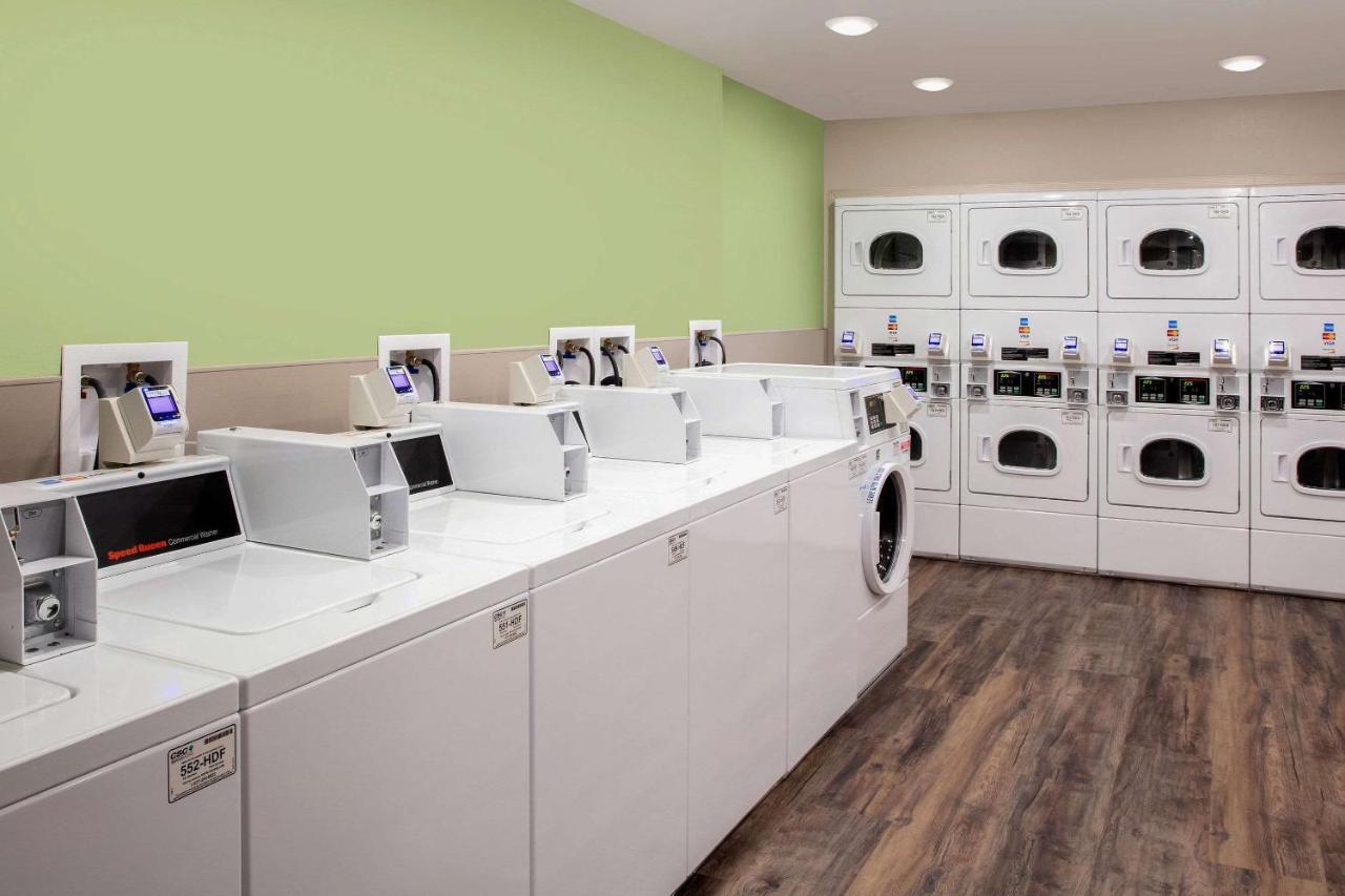 Woodsping Suites Washington Dc East Arena Drive Lake Arbor Экстерьер фото