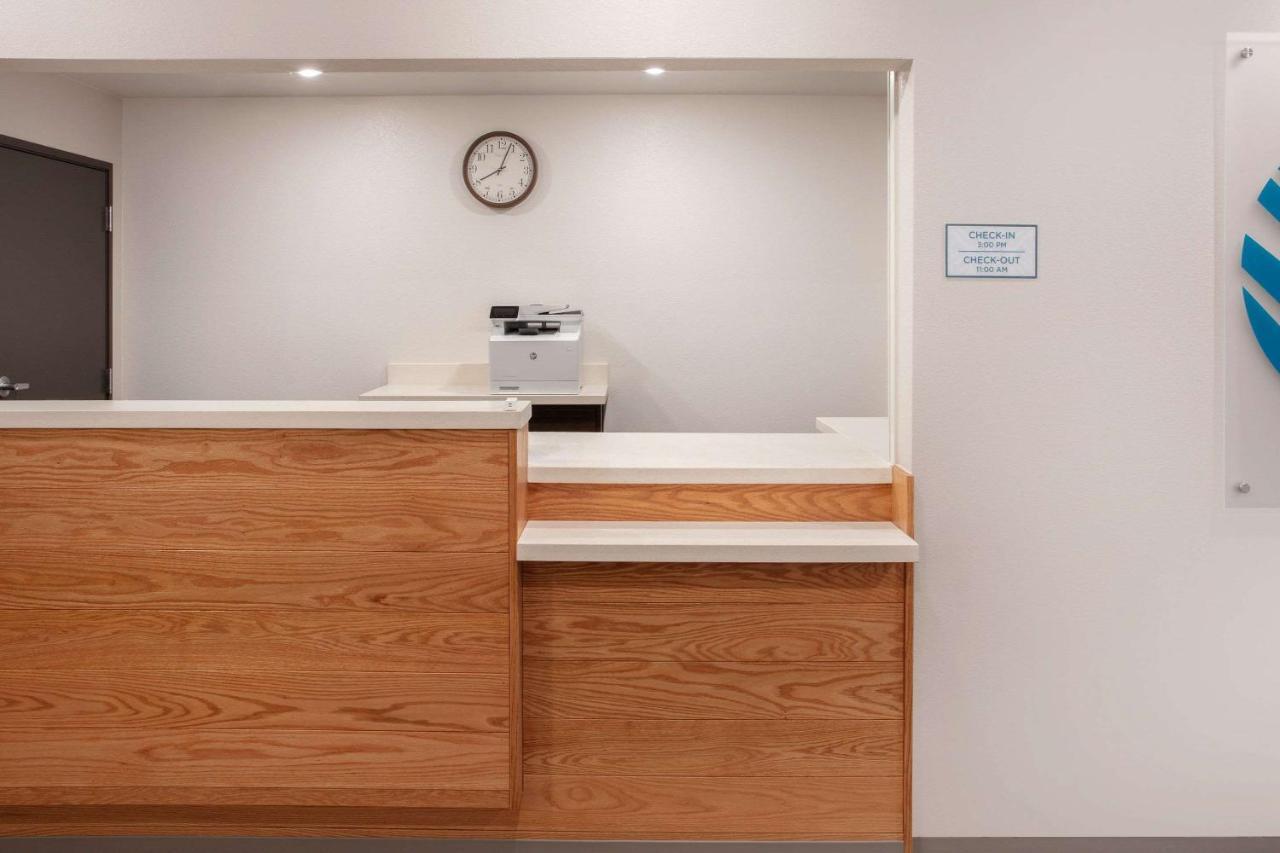 Woodsping Suites Washington Dc East Arena Drive Lake Arbor Экстерьер фото