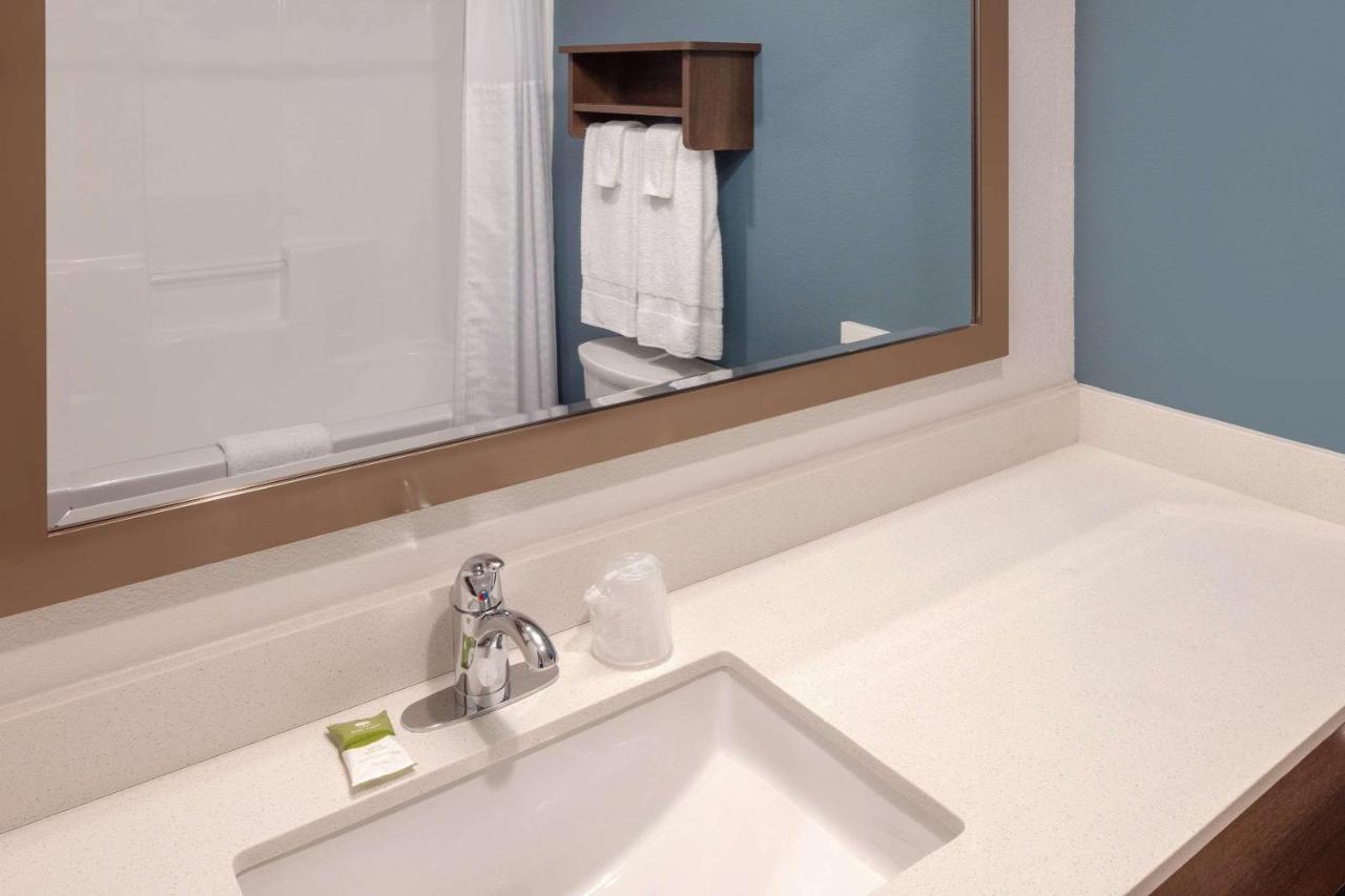 Woodsping Suites Washington Dc East Arena Drive Lake Arbor Экстерьер фото
