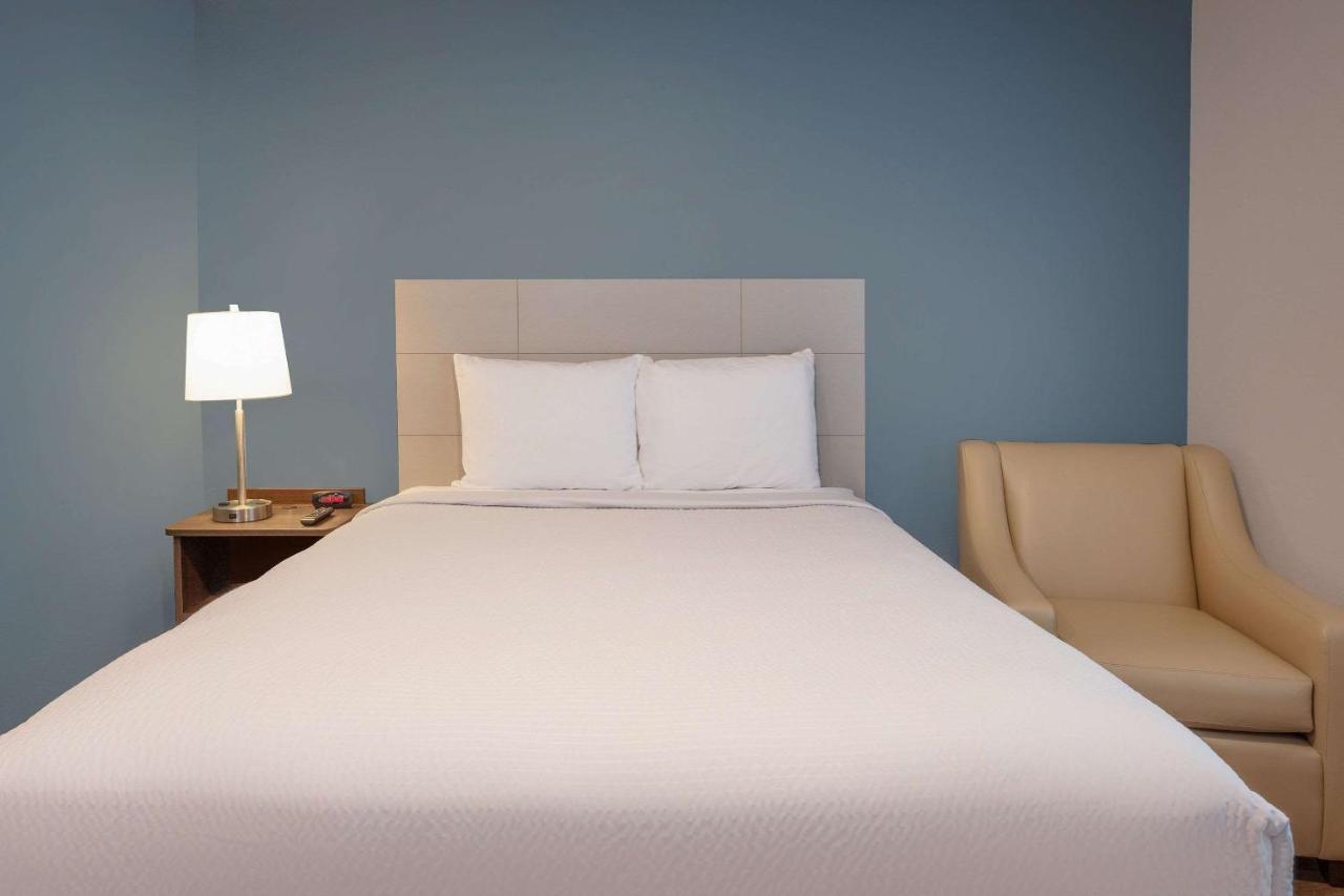 Woodsping Suites Washington Dc East Arena Drive Lake Arbor Экстерьер фото